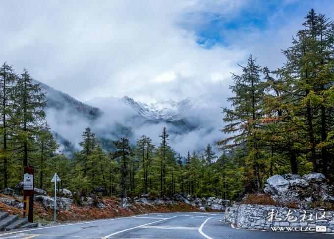 逃离无人的学校